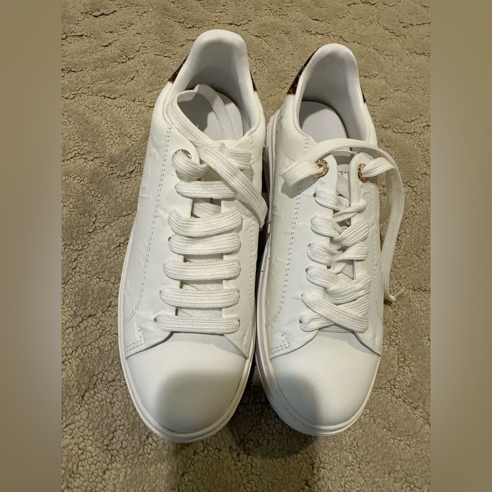 Classic White women's Sneakers